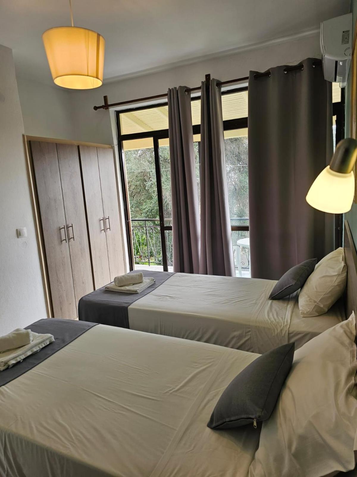 Gardelis Gardens Apartamento Benitses  Quarto foto
