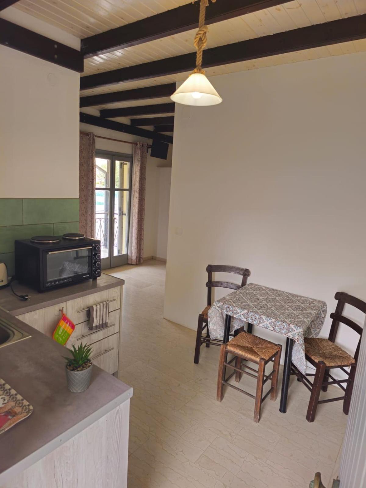 Gardelis Gardens Apartamento Benitses  Quarto foto