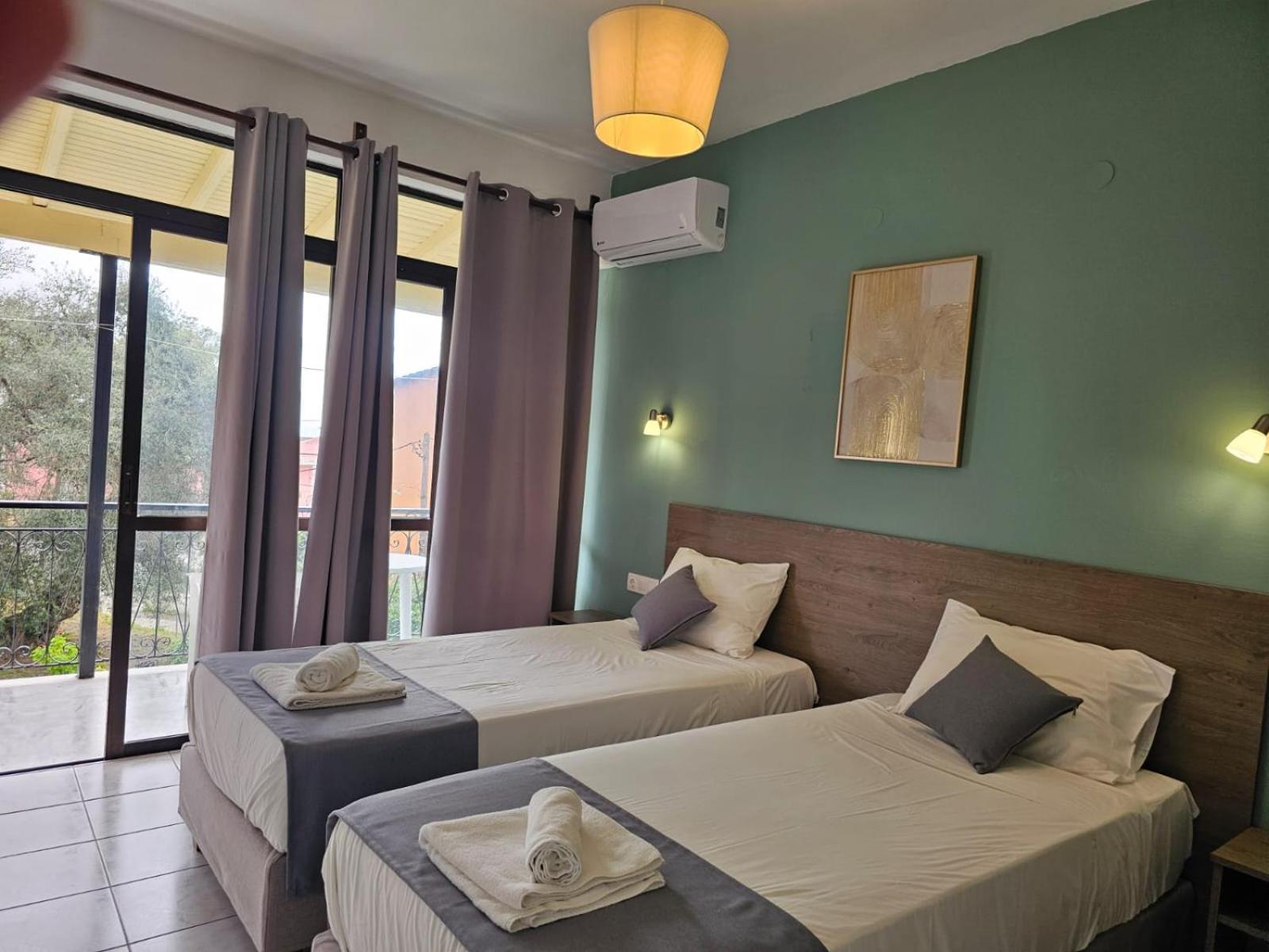 Gardelis Gardens Apartamento Benitses  Quarto foto