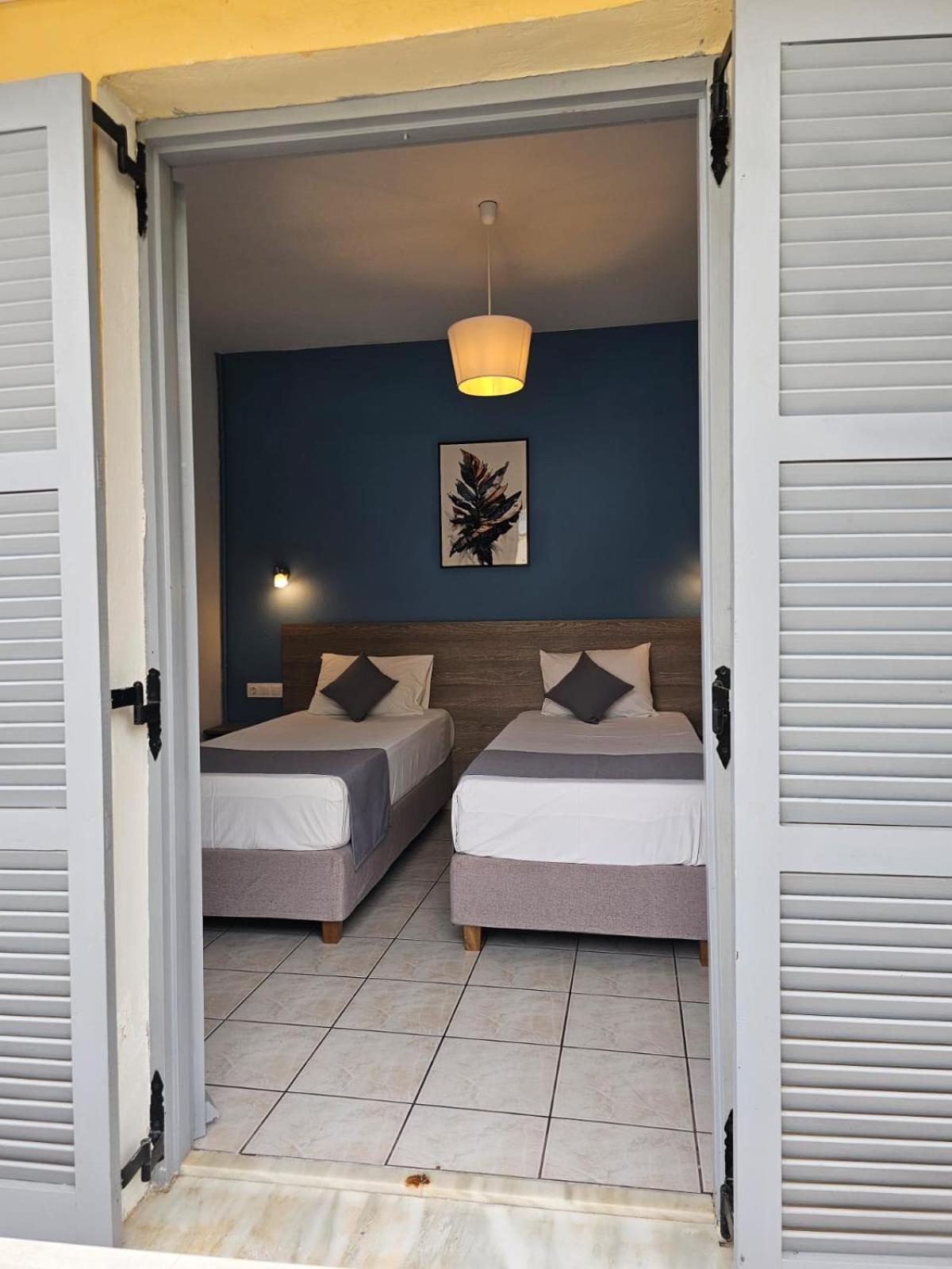 Gardelis Gardens Apartamento Benitses  Quarto foto
