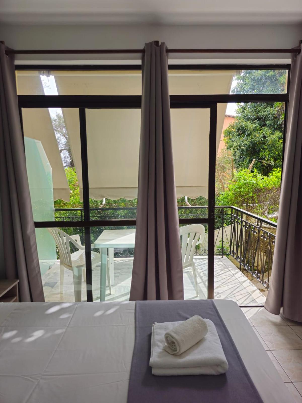 Gardelis Gardens Apartamento Benitses  Quarto foto